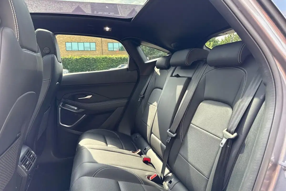 2024-jaguar-e-pace-20-d200-r-dynamic-se-black-big-38