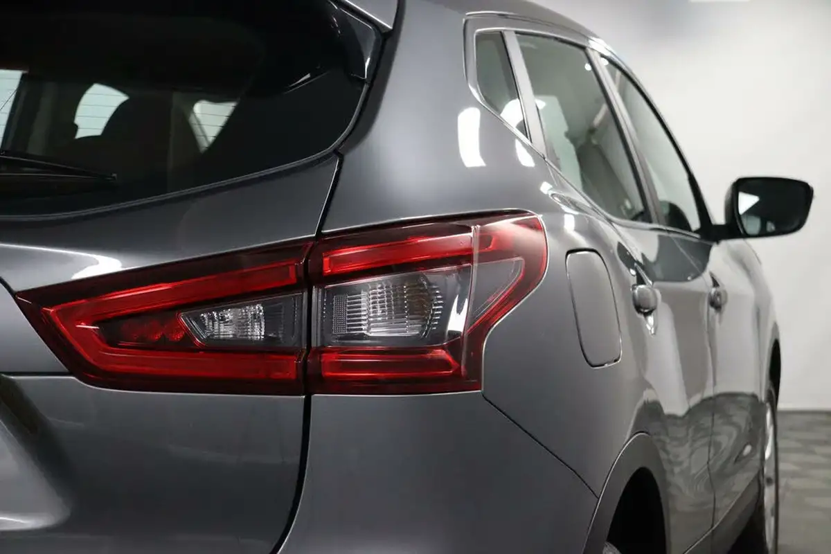2018-nissan-qashqai-13-dig-t-visia-big-22