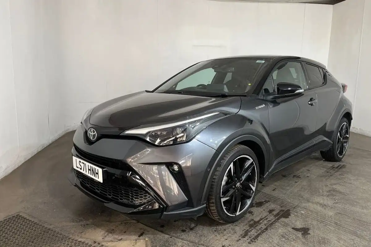 2021-toyota-c-hr-18-vvt-i-gr-sport-big-15
