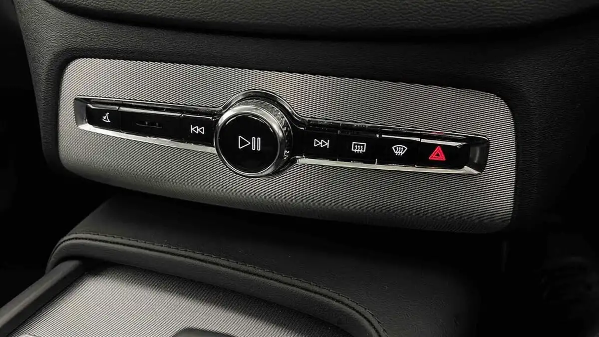2023-volvo-xc90-20-b5-plus-big-42