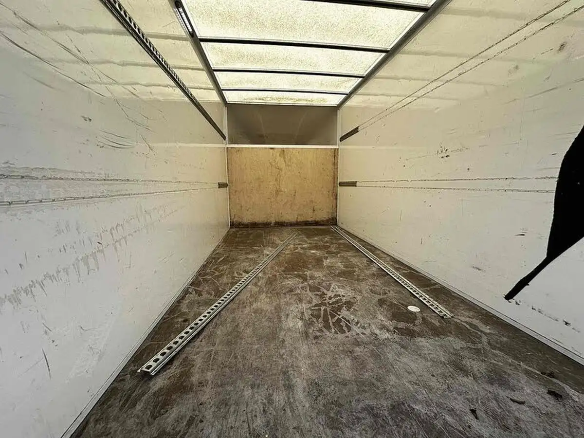 2021-iveco-daily-s-class-23td-35s14h-3000-big-18