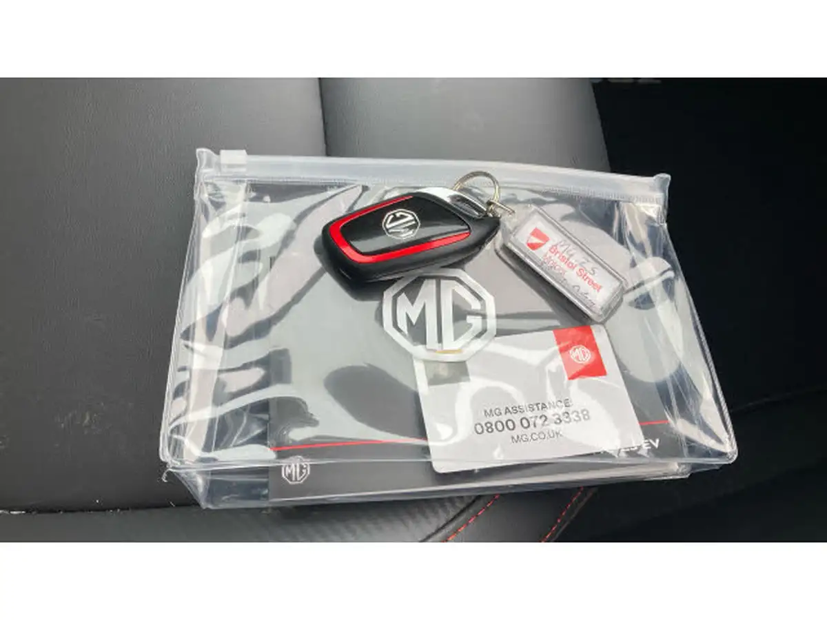 2025-mg-zs-suv-e-trophy-connect-ev-176ps-big-18