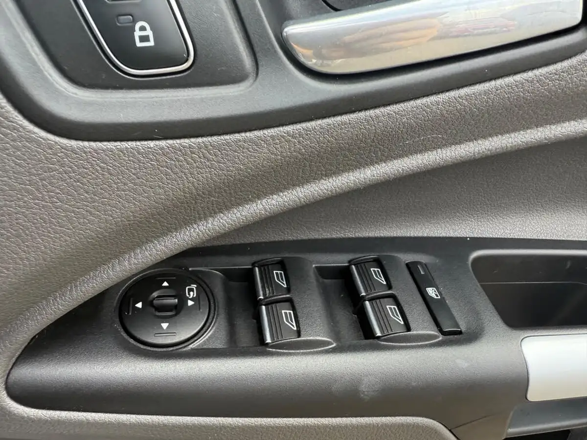 2022-ford-grand-tourneo-connect-15-titanium-120ps-ecoblue-1499cc-powershift-big-59