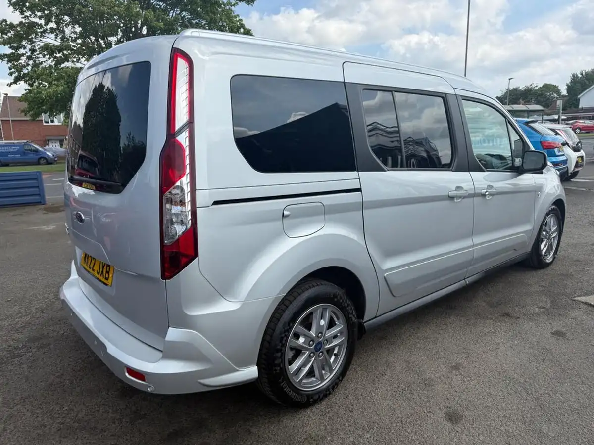 2022-ford-grand-tourneo-connect-15-titanium-120ps-ecoblue-1499cc-powershift-big-31