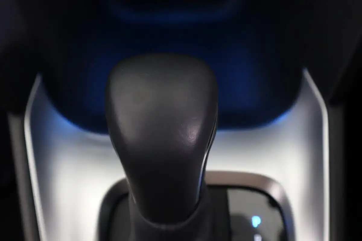 2022-toyota-yaris-15-vvt-i-design-panoramic-roof-big-13