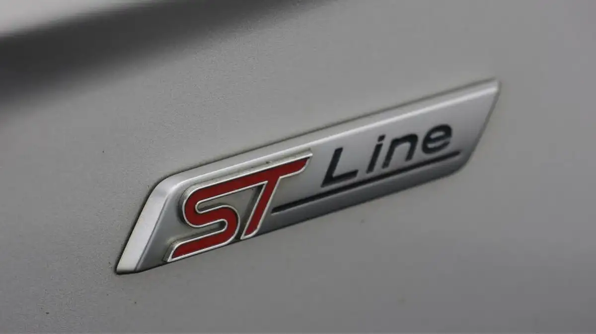 2018-ford-focus-10t-st-line-140ps-hatchback-big-22