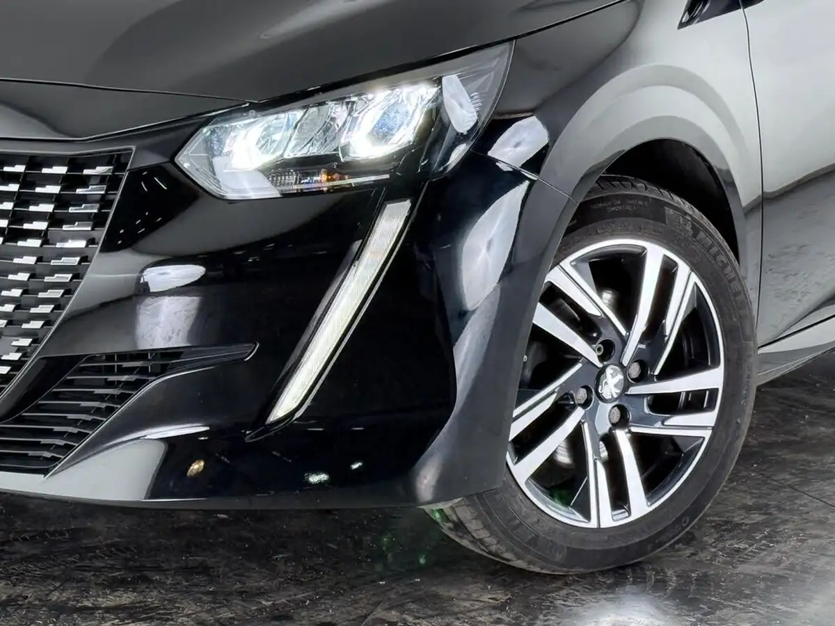 2023-peugeot-208-12-puretech-allure-premium-130ps-eat8-big-39