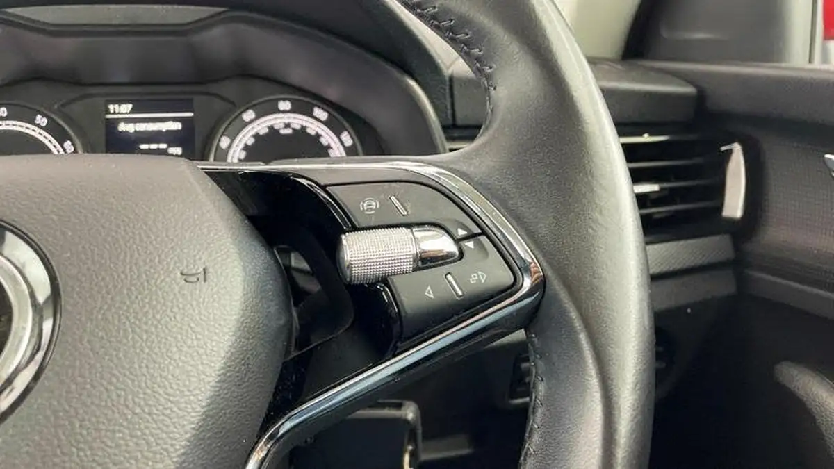2021-skoda-kamiq-10-tsi-se-109ps-big-22