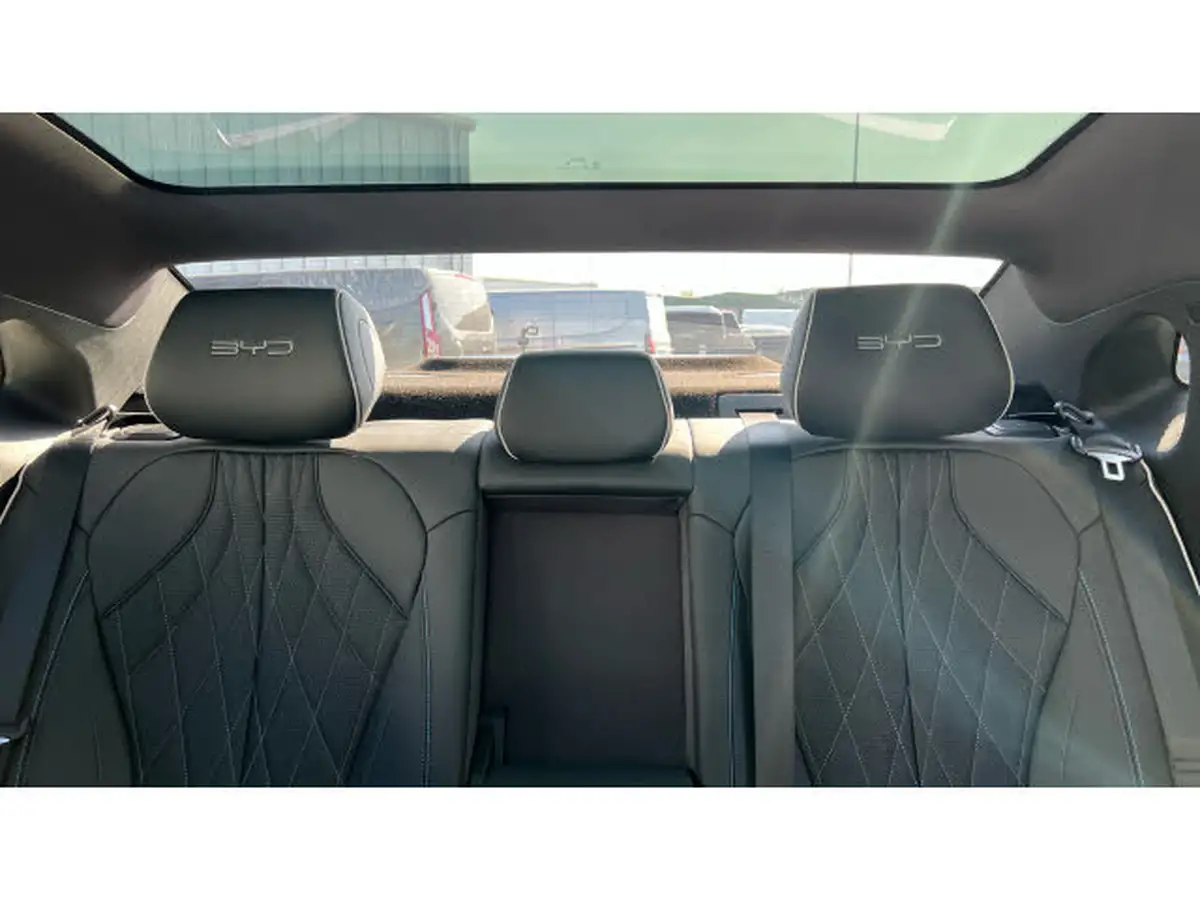 2025-byd-seal-e-excellence-big-14