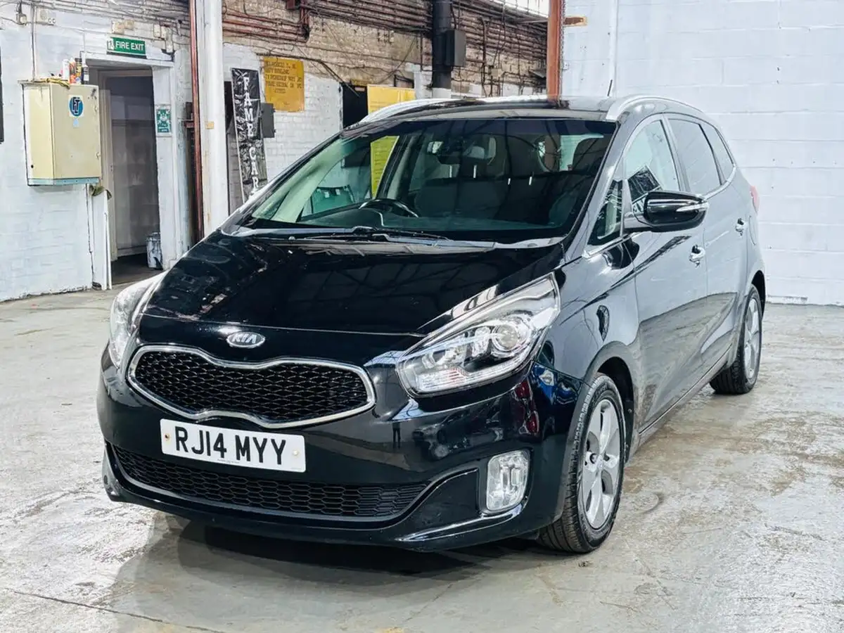 2014-kia-carens-17-crdi-2-134bhp-auto-big-3