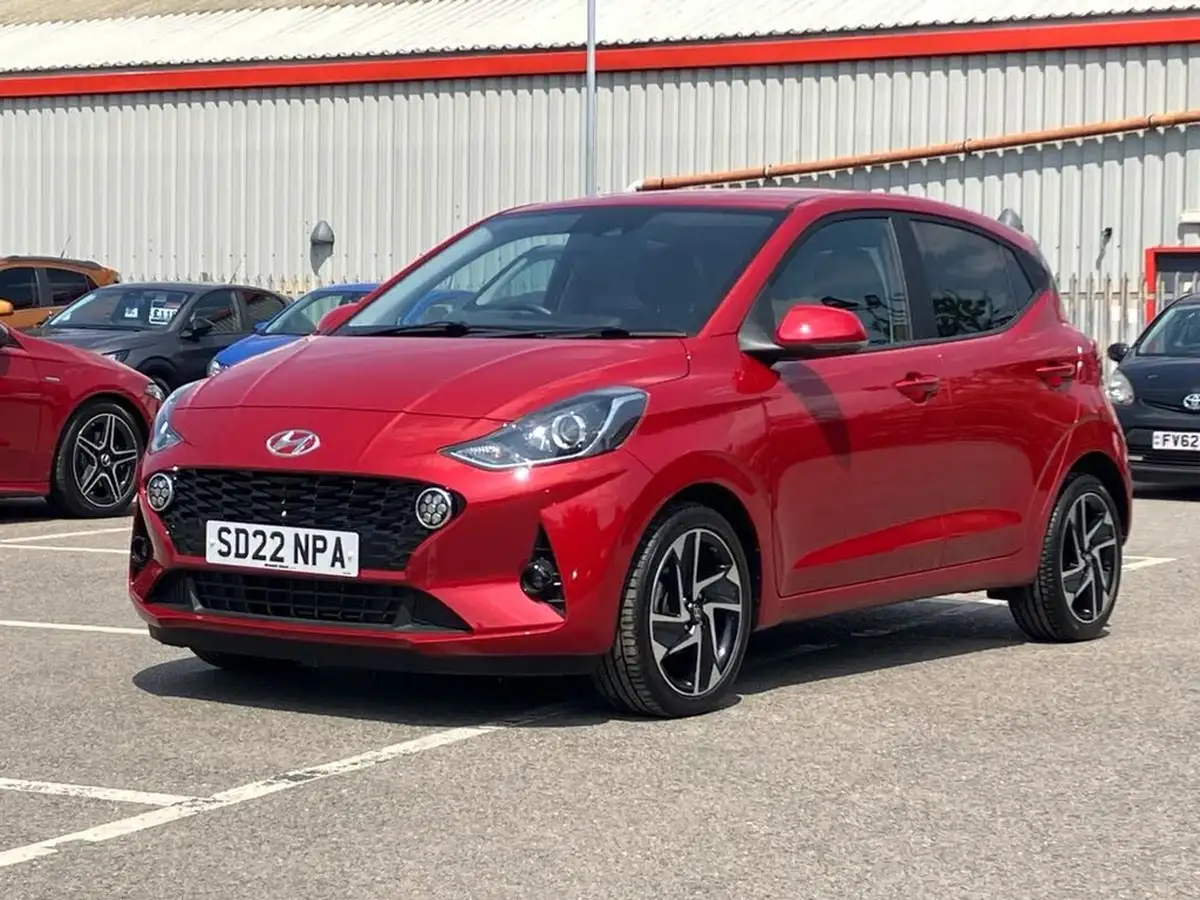 2022-hyundai-i10-10-premium-big-24