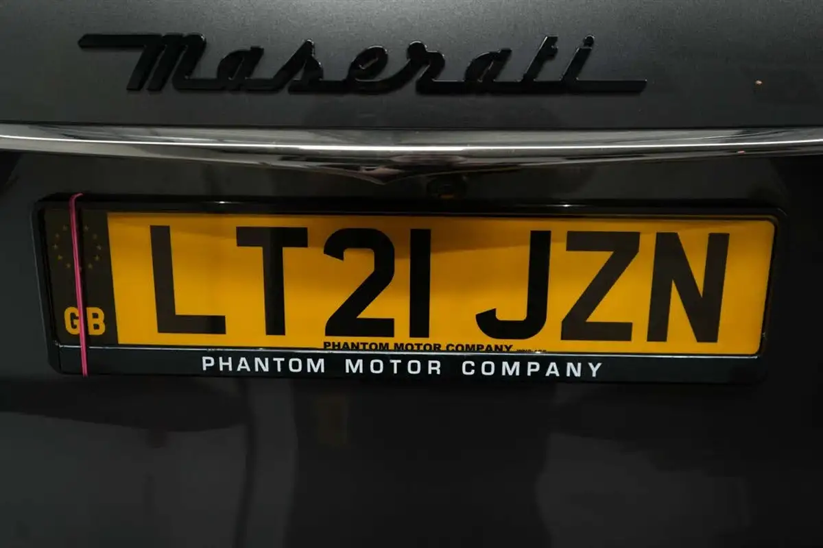2021-maserati-levante-38-trofeo-big-13