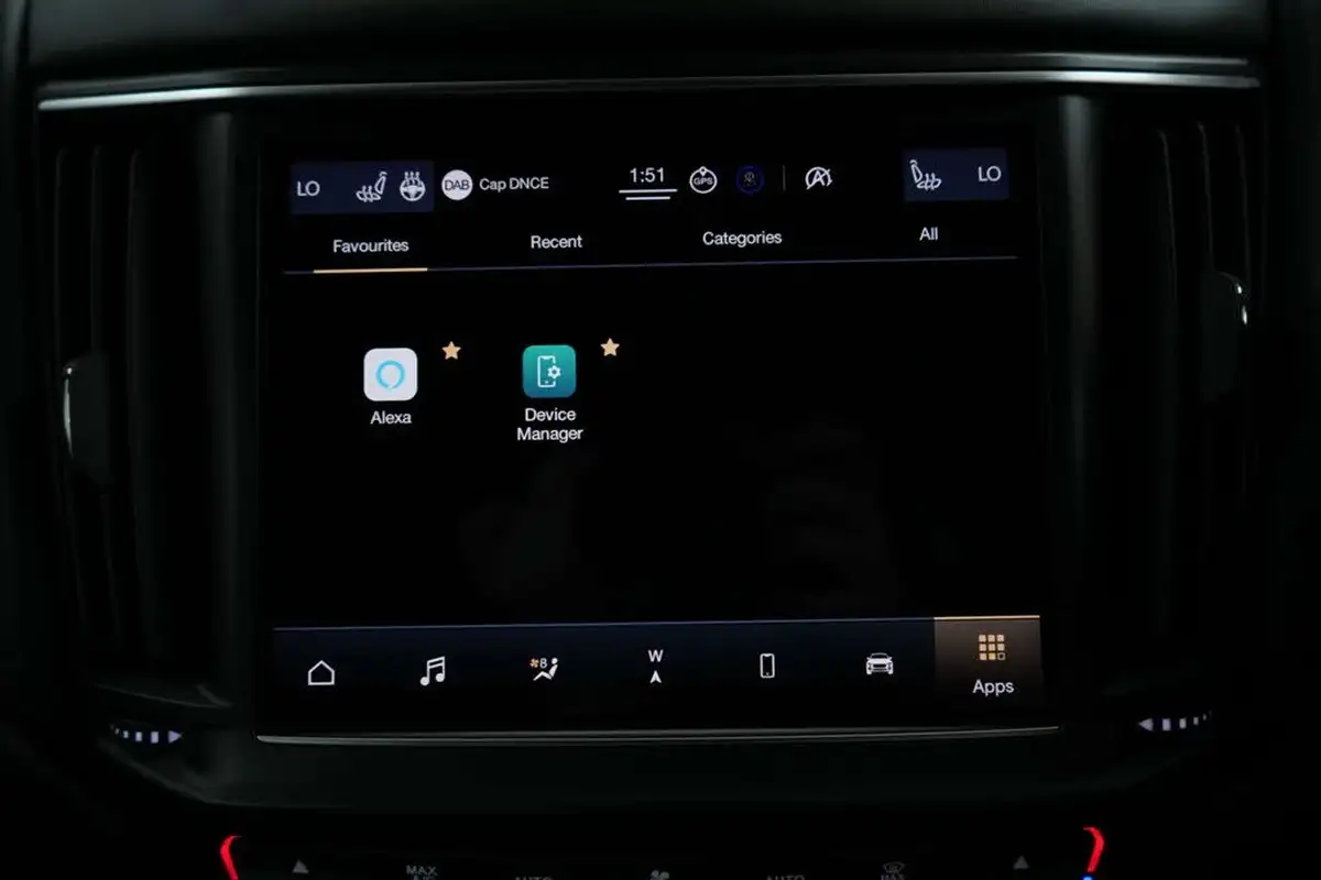 2021-maserati-levante-38-trofeo-big-41