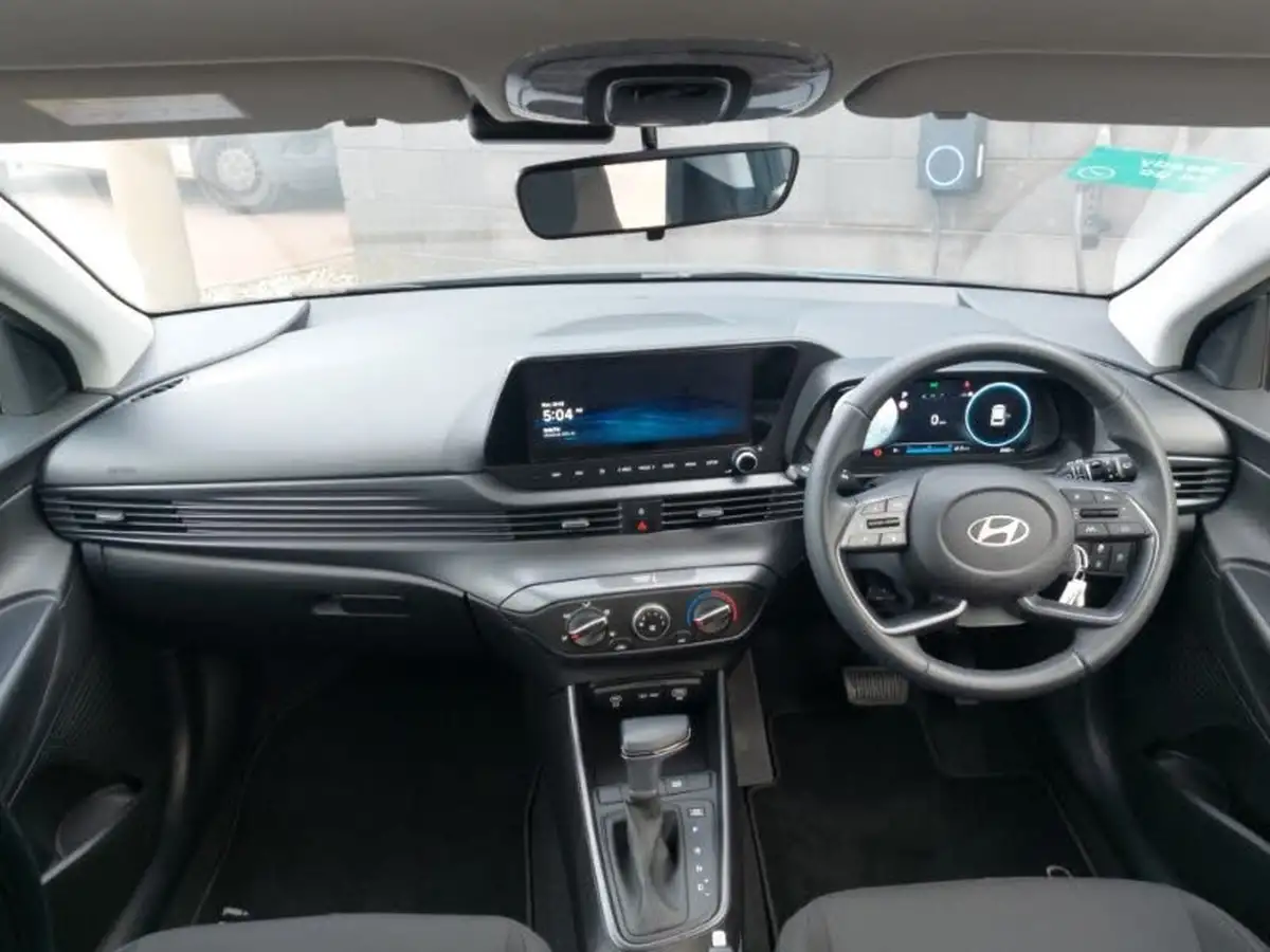 2024-hyundai-i20-10-t-gdi-advance-dct-big-2
