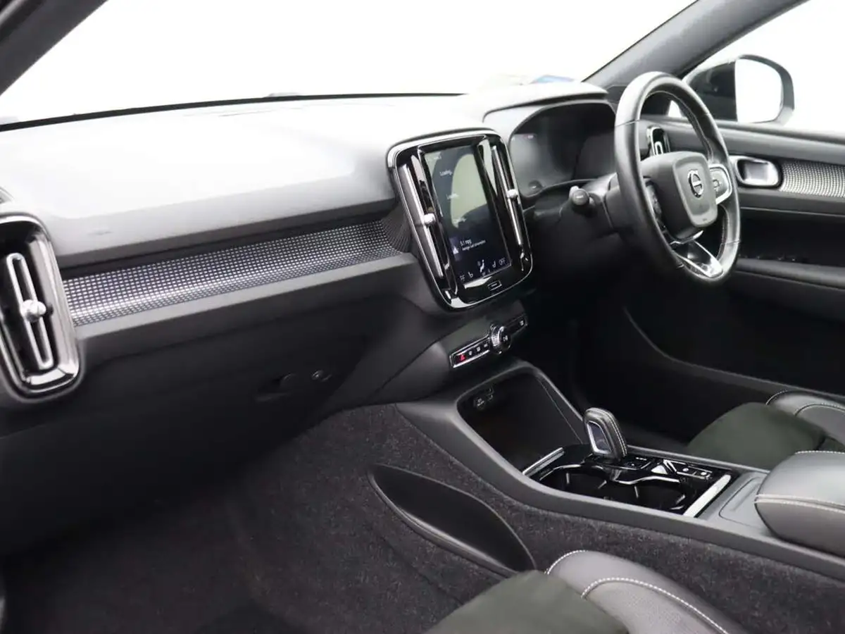 2020-volvo-xc40-15-t3-r-design-geartronic-big-10