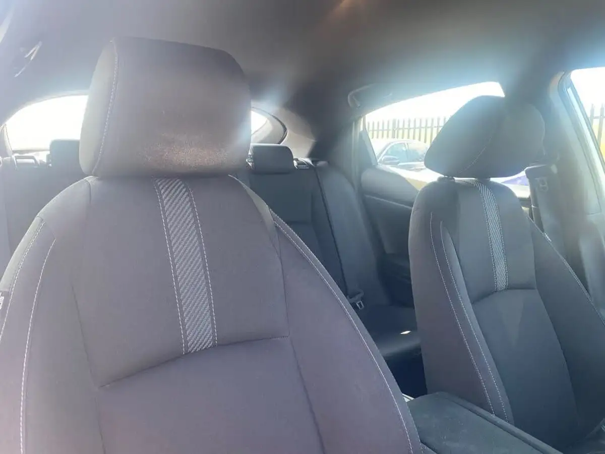 2019-honda-civic-16-i-dtec-se-hatchback-5d-big-6
