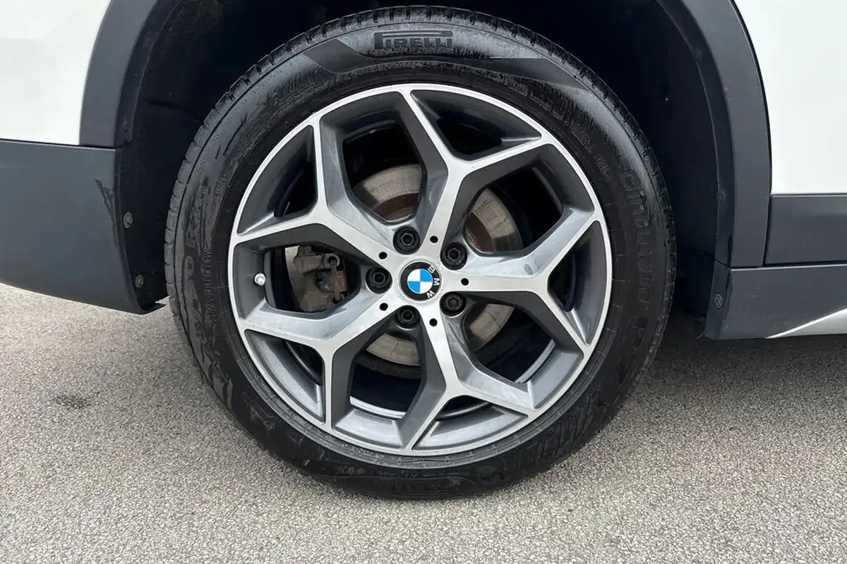 2017-bmw-x1-20-xdrive20i-xline-big-9