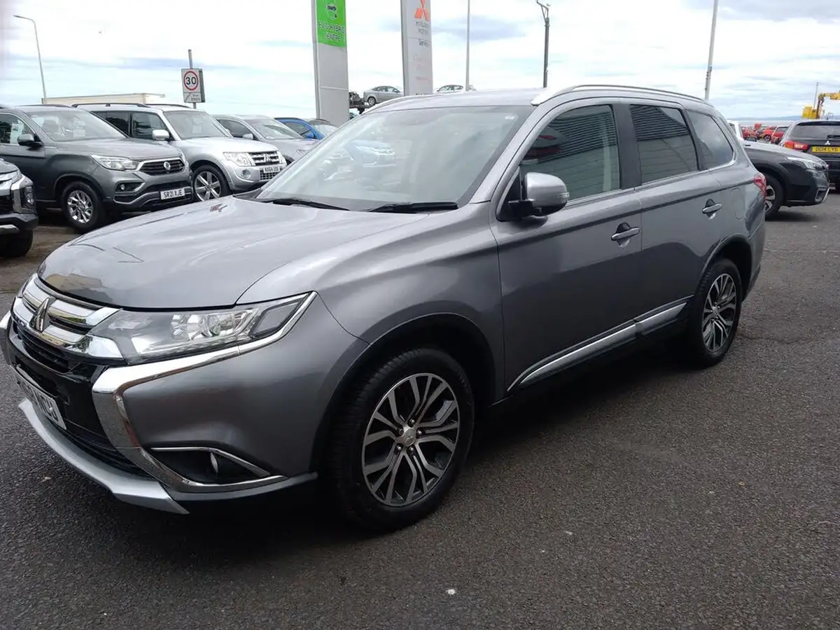 2018-mitsubishi-outlander-22di-d-juro-big-2