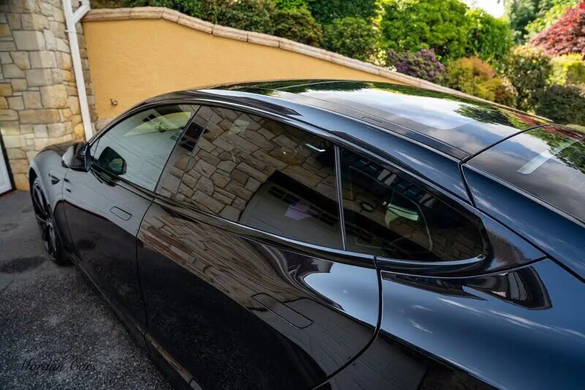2017-tesla-model-s-e-90d-311kw-big-11