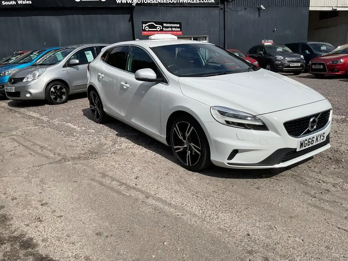 2016-volvo-v40-20td-d2-r-design-pro-big-43