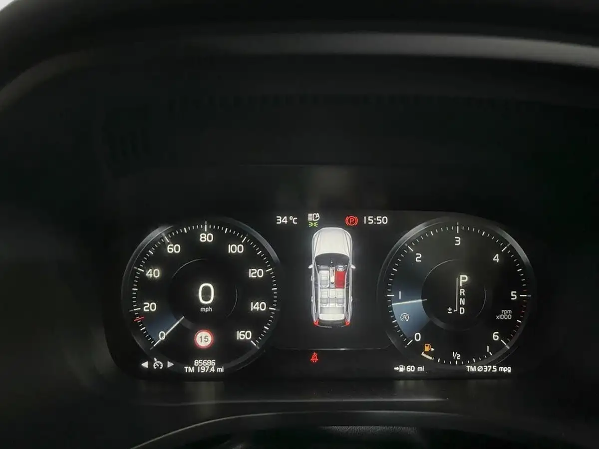 2018-volvo-xc60-20td-d4-r-design-4x4-geartronic-big-18