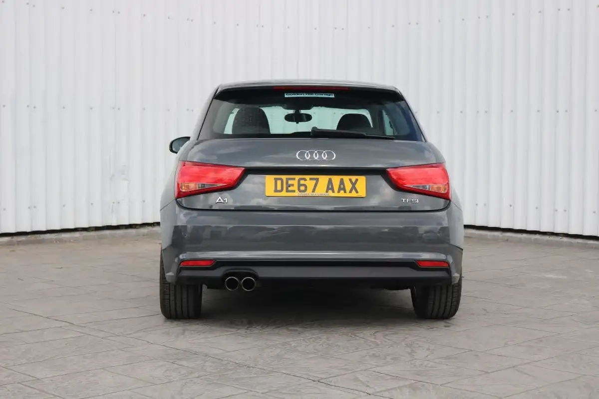 2017-audi-a1-14-tfsi-sport-hatchback-3d-big-5