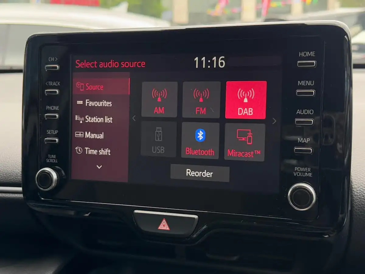2022-toyota-yaris-15-vvt-i-design-panoramic-roof-big-34