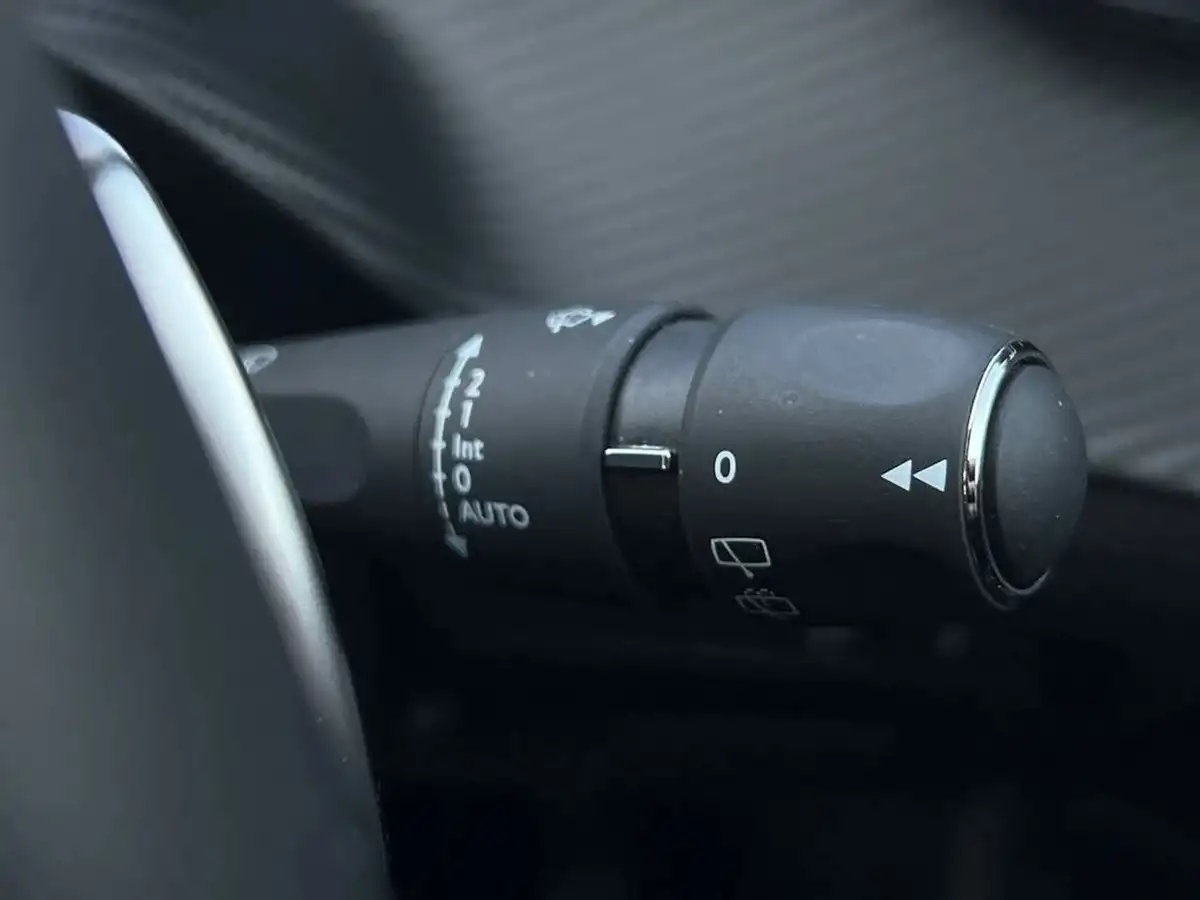 2024-peugeot-2008-suv-12-puretech-allure-136ps-hybrid-e-dsc6-big-43
