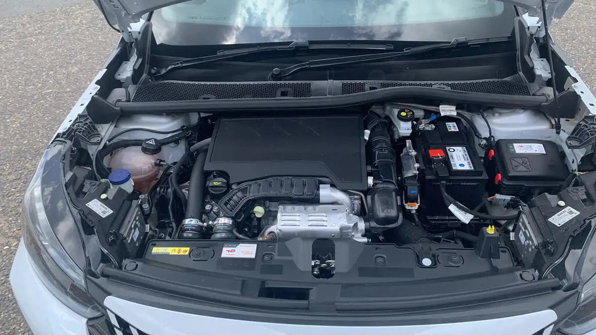 2024-peugeot-2008-suv-12-puretech-gt-130ps-eat8-big-17