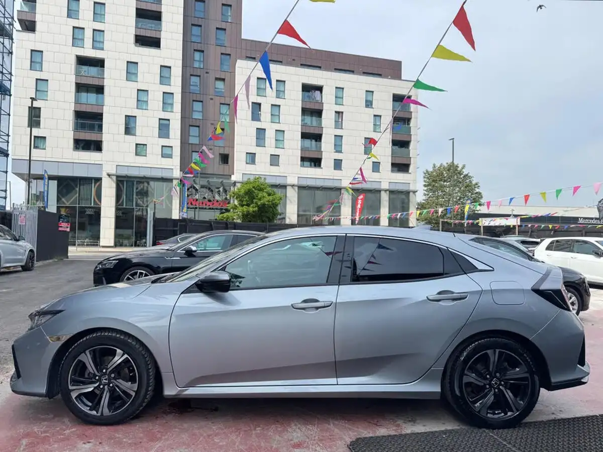 2017-honda-civic-10-vtec-turbo-sr-cvt-big-12