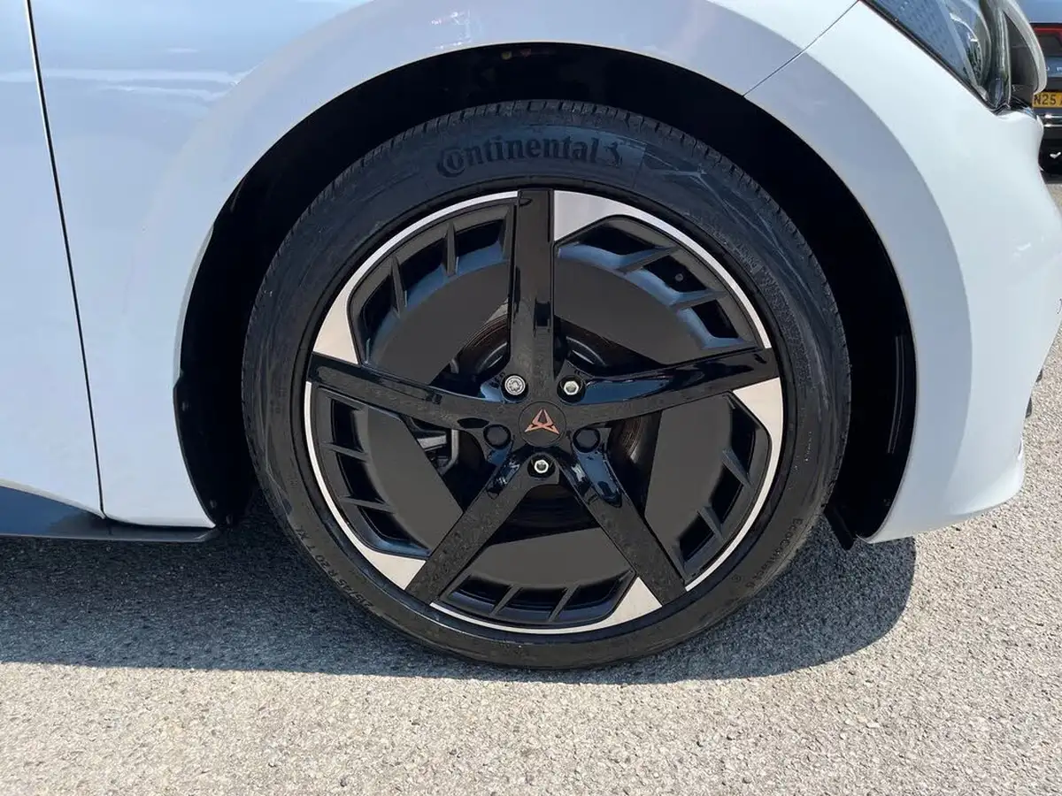 2024-cupra-born-e-v3-230ps-77kwh-e-boost-big-17