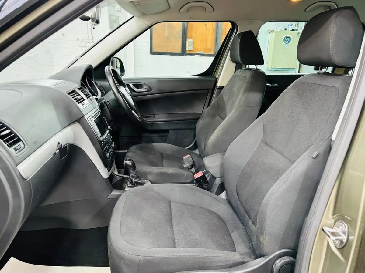 2014-skoda-yeti-12-se-dsg-big-13