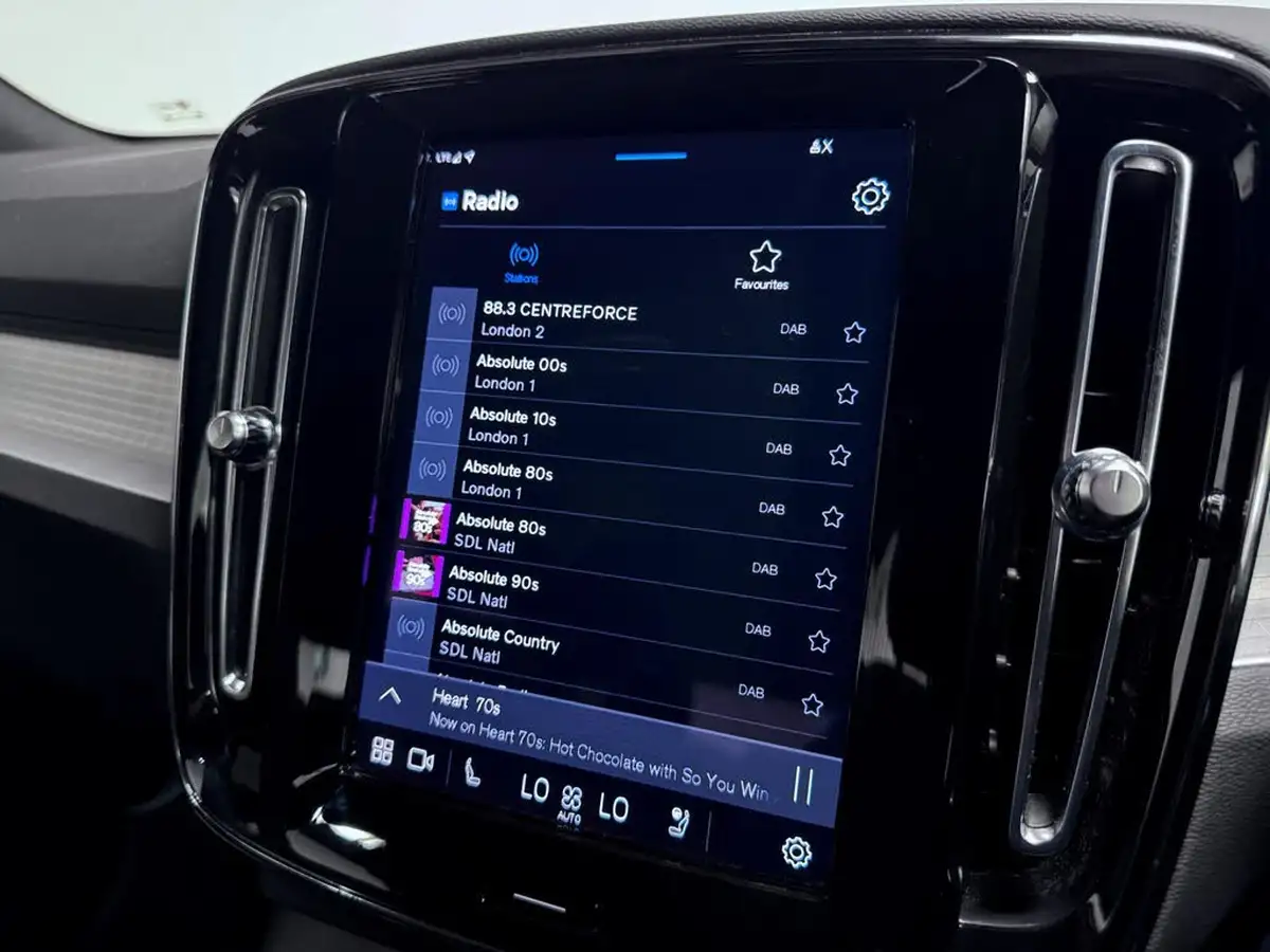 2023-volvo-xc40-20-b3-plus-big-46