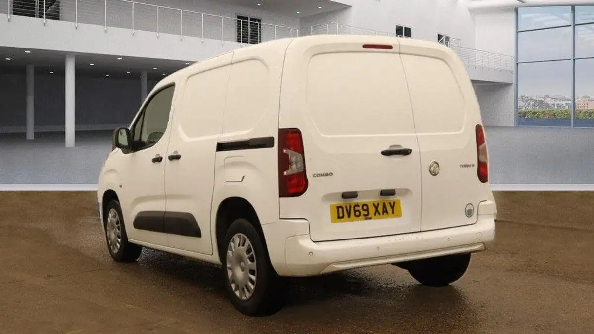 2019-vauxhall-combo-15cdti-sportive-2300-16v-100pseu6dt-l1h1-panel-big-2