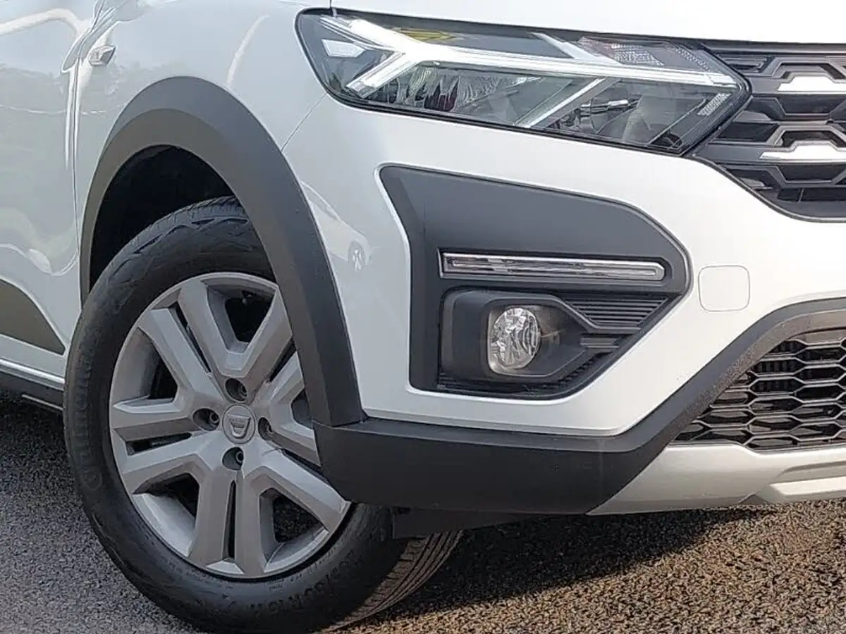 2022-dacia-sandero-stepway-10-tce-comfort-90bhp-big-8
