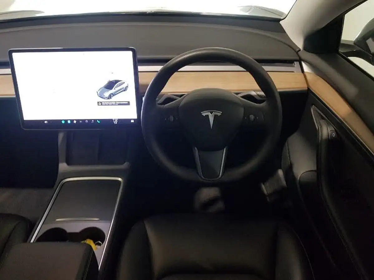2021-tesla-model-3-e-standard-plus-big-6