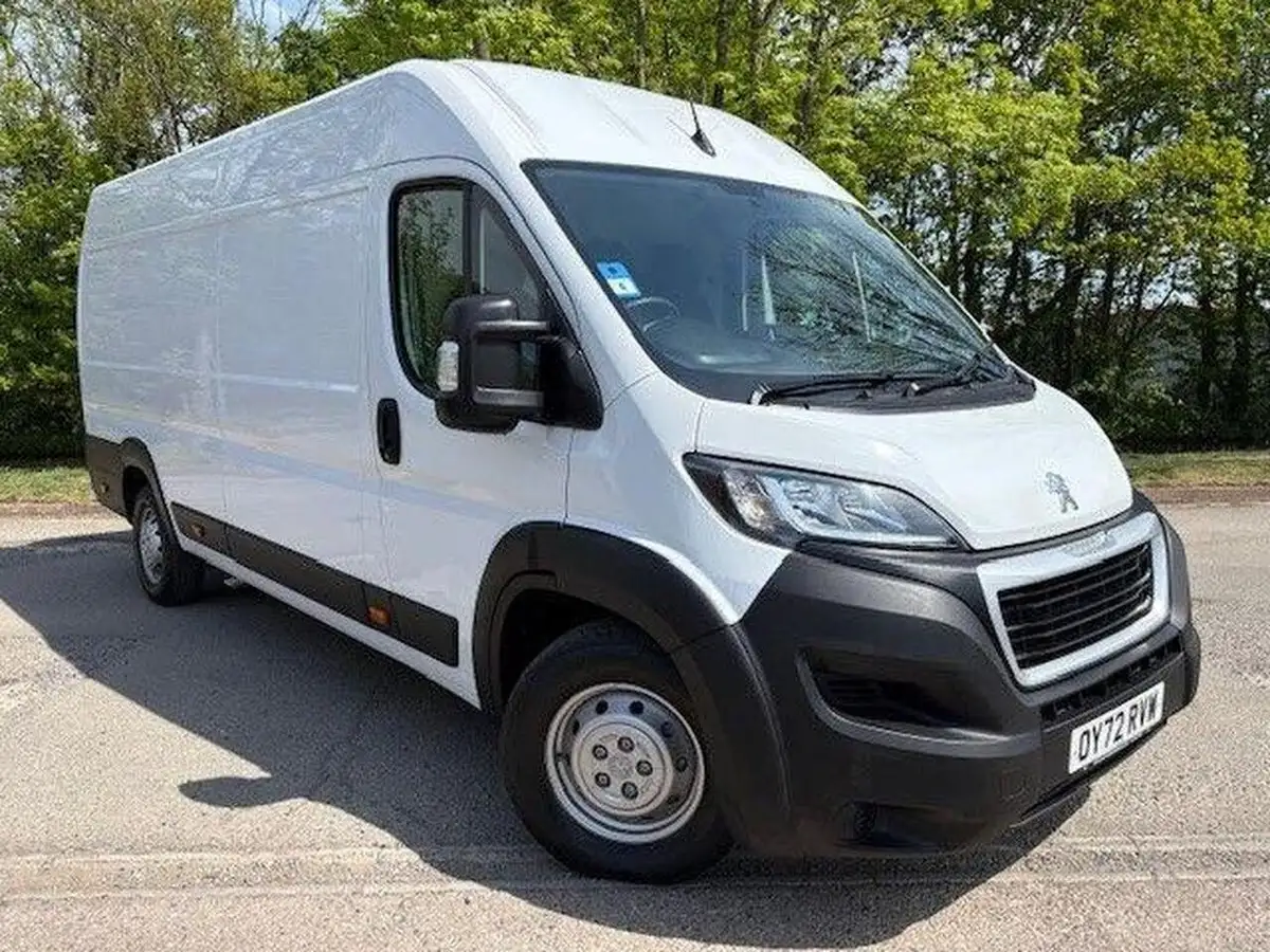 2022-peugeot-boxer-22-bluehdi-professional-435-l4-h2-big-0