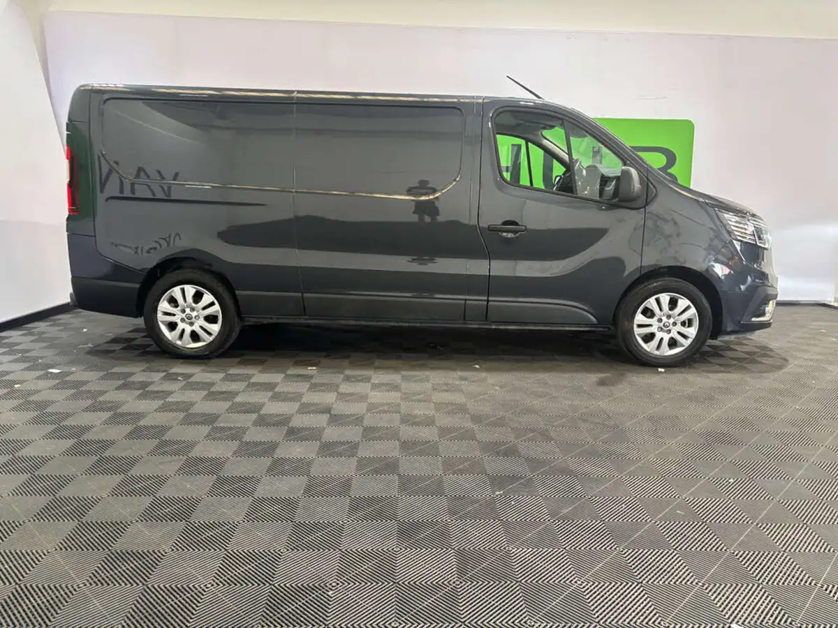 2023-renault-trafic-20dci-ll30-130-sport-big-5