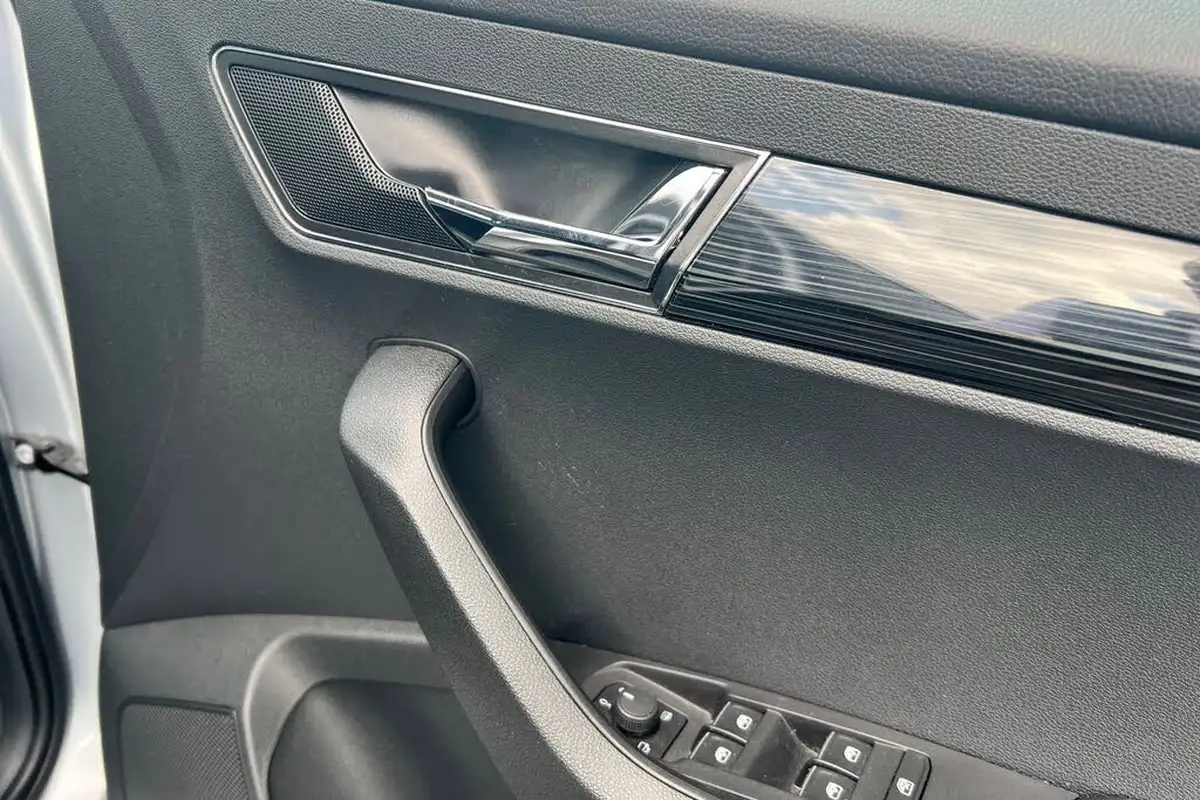 2019-skoda-karoq-15-tsi-se-l-big-20