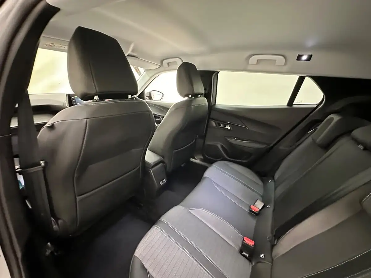 2021-peugeot-208-e-allure-premium-50kwh-big-22