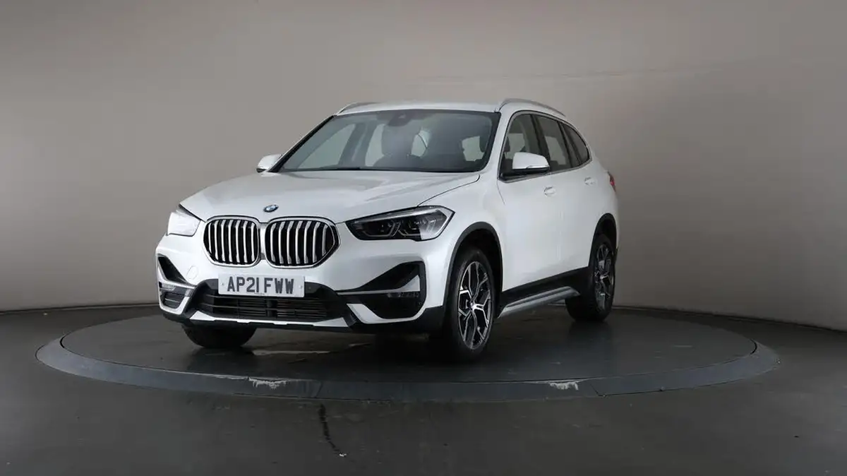 2021-bmw-x1-20td-sdrive18d-xline-big-46