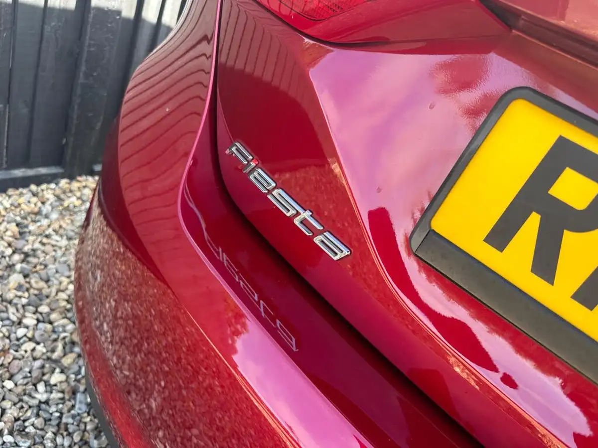 2018-ford-fiesta-10t-zetec-5d-big-8