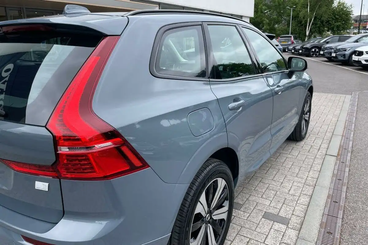 2023-volvo-xc60-20-b5-plus-big-13