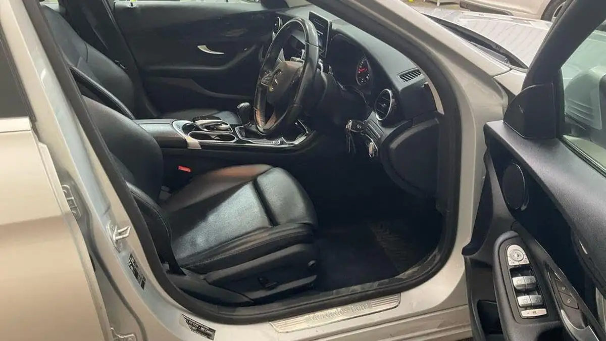 2016-mercedes-benz-c-class-21d-c220d-se-ss-saloon-4d-big-14