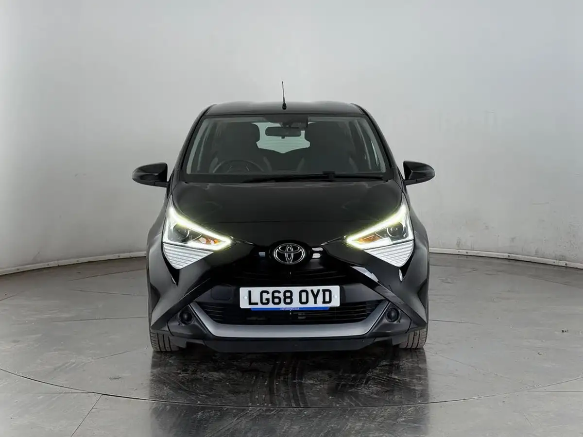 2018-toyota-aygo-10-vvt-i-x-play-68bhp-tss-5d-x-shift-big-6