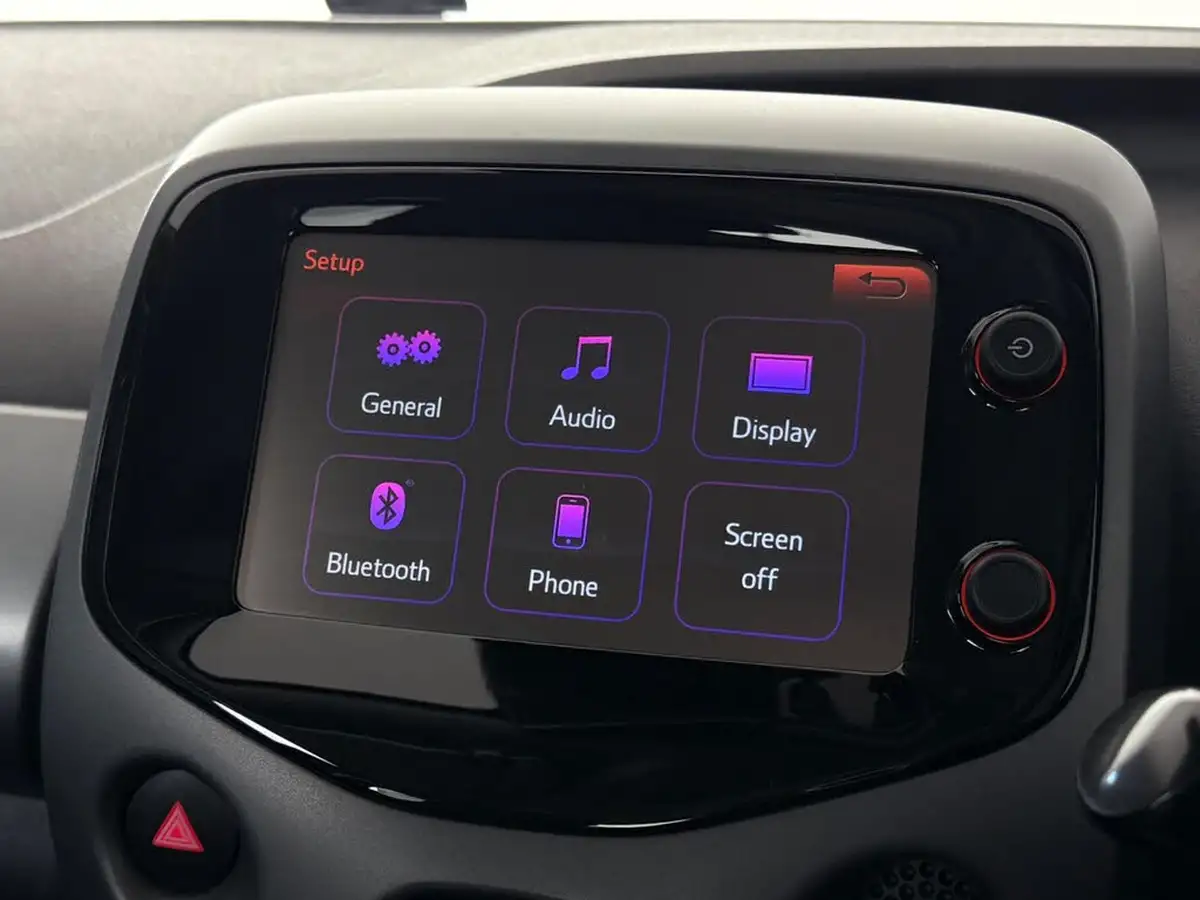 2018-toyota-aygo-10-vvt-i-x-play-68bhp-tss-5d-x-shift-big-34