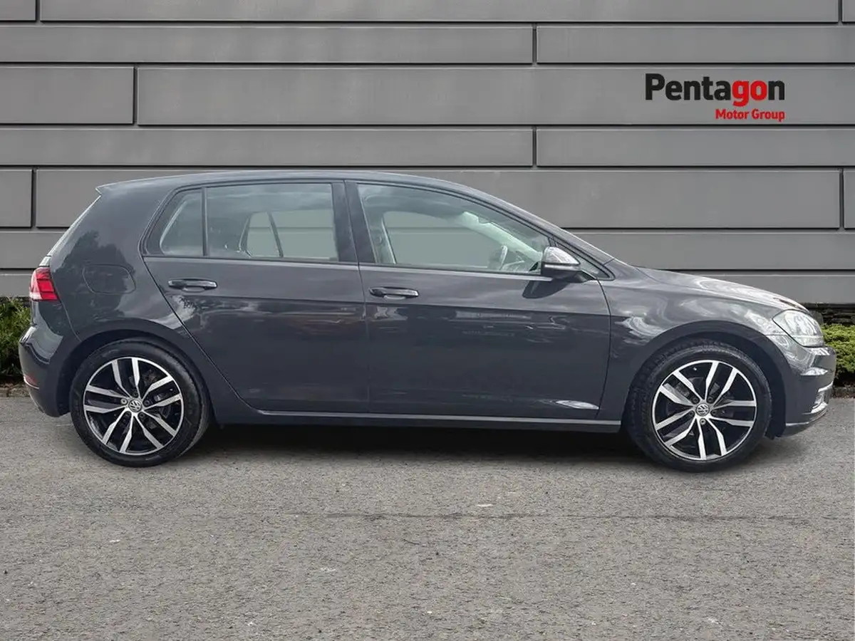 2018-volkswagen-golf-10-tsi-se-110ps-ss-hatchback-5d-big-13