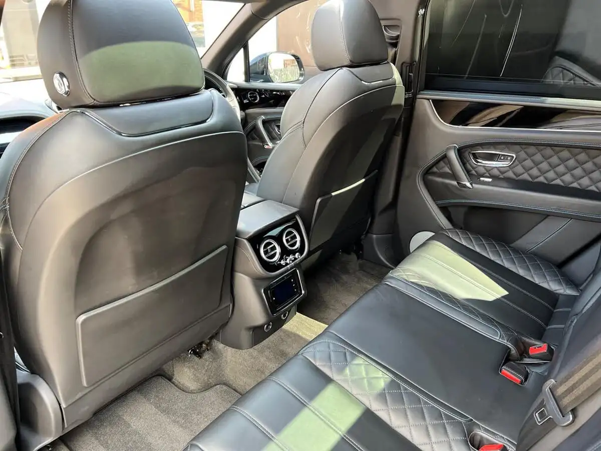 2017-bentley-bentayga-60-w12-big-73