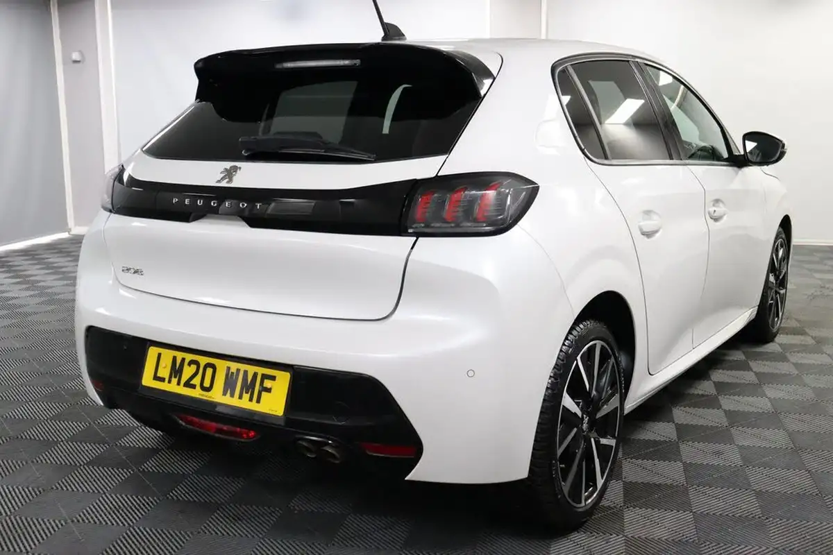 2020-peugeot-208-12-puretech-allure-130bhp-eat8-big-11