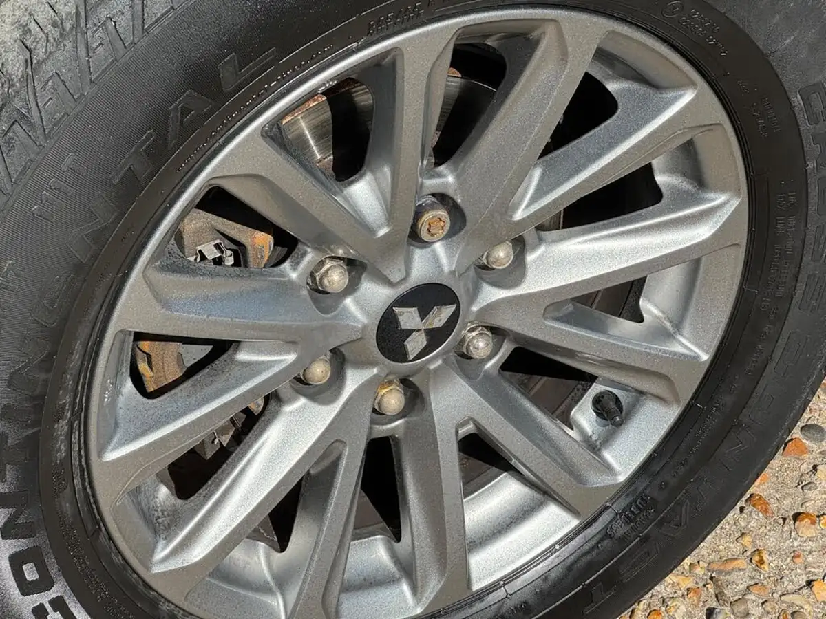 2017-mitsubishi-l200-24di-d-barbarian-178bhp-eu6-auto-big-36
